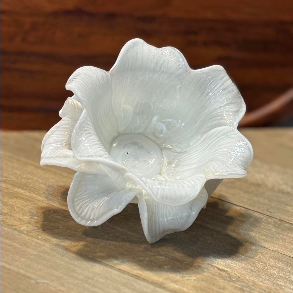 Murano Art Glass Biomorphic Petal Flower Bowl